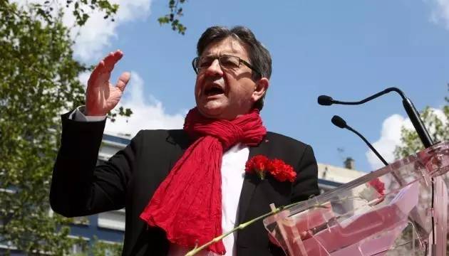 中国人有能力改善经济的原因，就是中国人懂得制定计划。欧洲不仅没有计划，还在意识形态上对制定计划极端反对。后果就是，我们带着教条式的意识形态，像瞎子那样寸步难行。德国实行的秩序自由主义（Ordoliberalism），也就是说秩序被部分施行，但这仍将经济引向荒唐的境地。但中国却可以避免这类问题。