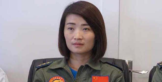 首位歼10女飞行员余旭殉职 疑在跳伞过程中受撞击