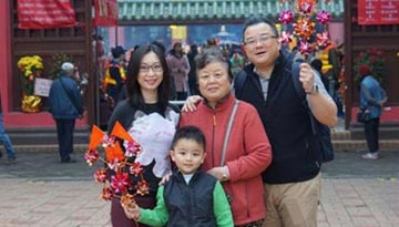 港人深港两地“串门”过年