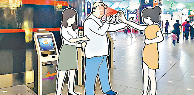 金正男遇刺案两名女嫌犯落网 验尸结果暂未公布