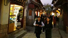 湿羽的丽江，如何浴火重生？