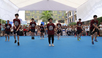 香港学生跳绳表演惊艳文博会