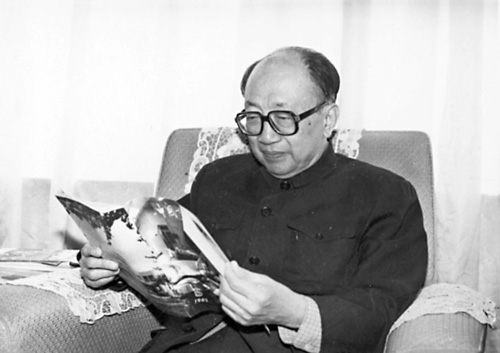 大公风云人物：爱国报人 费彝民