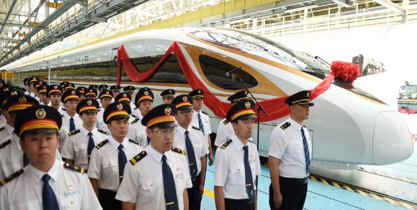 “复兴号”动车今京沪对开首发 车厢实现WiFi全覆盖