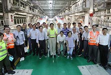 议员模拟乘客离境 “一地两检”分隔清晰