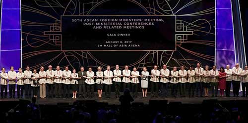 韩朝外长东盟“偶遇”三分钟 平壤批首尔对话“无诚意”