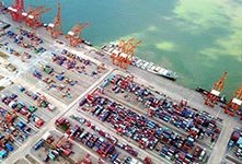 南方千万吨海港钦州港