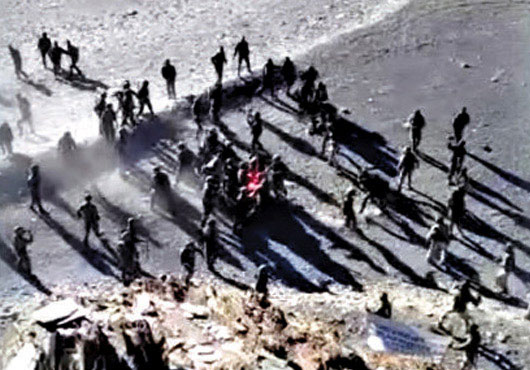 揭中印部队“互掷石块”真相：印军阻巡逻伤我士兵