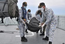 发现"麦凯恩"号失踪船员遗体