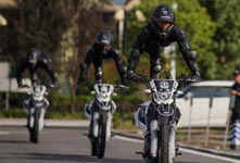 重庆警方开展反恐防暴演练