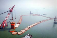 深中通道西人工岛钢圆筒振沉完工