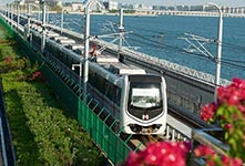 厦门市民体验“跨海”地铁