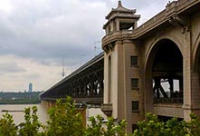 武汉长江大桥建成通车60周年