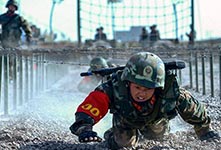 新疆边防官兵“比武论剑”