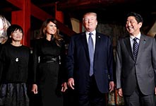 安倍夫妇宴请特朗普夫妇