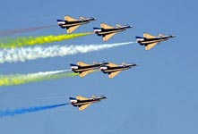 八一飞行表演队迪拜航展表演