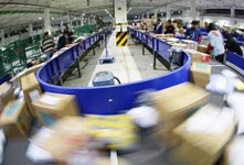 “双十一”过后 快递迎物流高峰