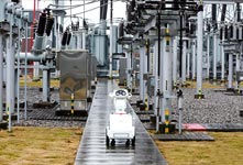 重庆空地立体电网巡检机器人亮相