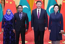 习近平同马尔代夫总统举行会谈