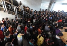 盘点近十年“赶考盛况”