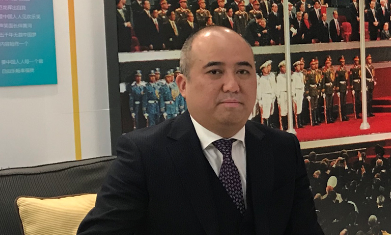 出身草根阶层 北上拼搏成金融专才