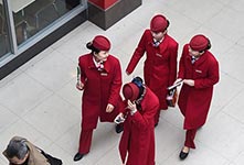 春运里的“制服秀”