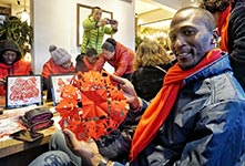 北京：外国人山村迎春节