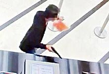 香港东亚银行遭持枪抢劫