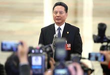 首场“部长通道”