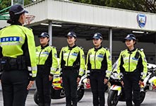 都市里的铁骑飞燕