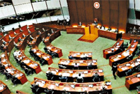 “重返”再乱议会 选民切勿上当