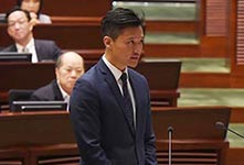 4位新当选议员完成宣誓