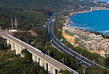 世界首条环岛高铁“腾飞”海南