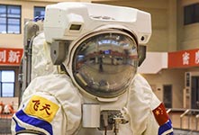 中国空间站"飞天"水下训练服
