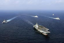 海军航母编队跨海区实兵对抗训练