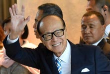 90岁李嘉诚正式退休