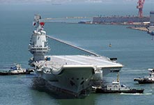 国产航母完成首次海试返回码头