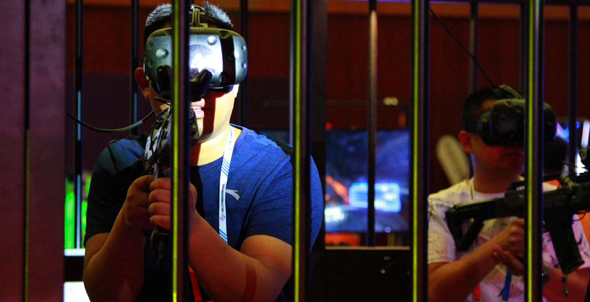 滑雪赛车打丧尸 VR电竞引爆京交会